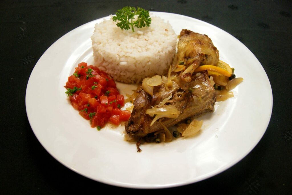 LA TABLE DE MAHEFA - REPAS CHEZ L'HABITANT - ANTANANARIVO - MADAGASCAR